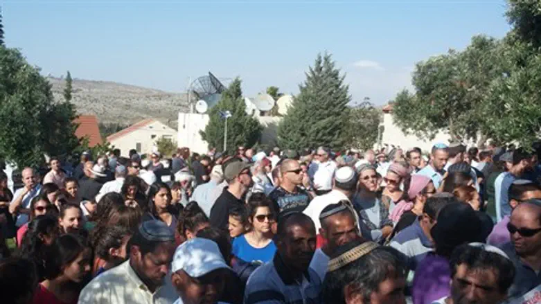 Израильтяне на похоронах Ури Элицура (ז"ל)