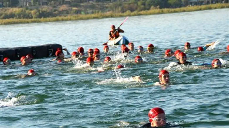 צליחת הכנרת לנשים