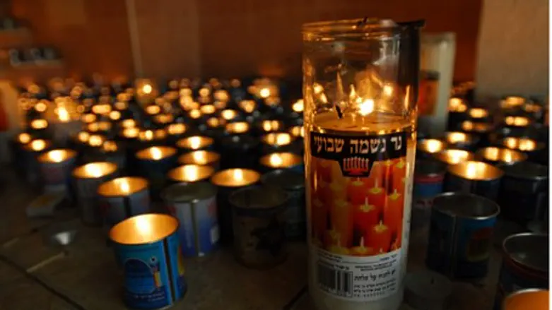 Memorial candles (illustrative)