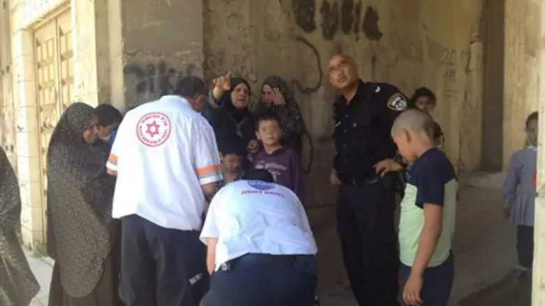 מטפלים בפלסטינים