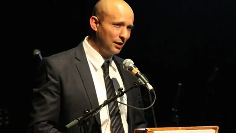 השר בנט, הערב