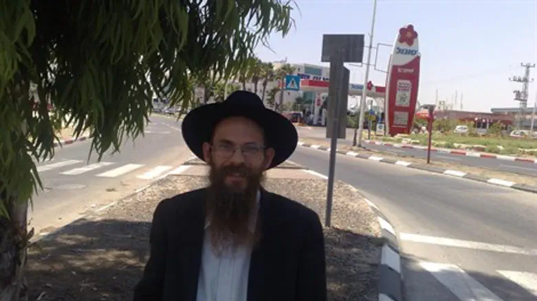 הרב שפירא ביציאה מהמעצר