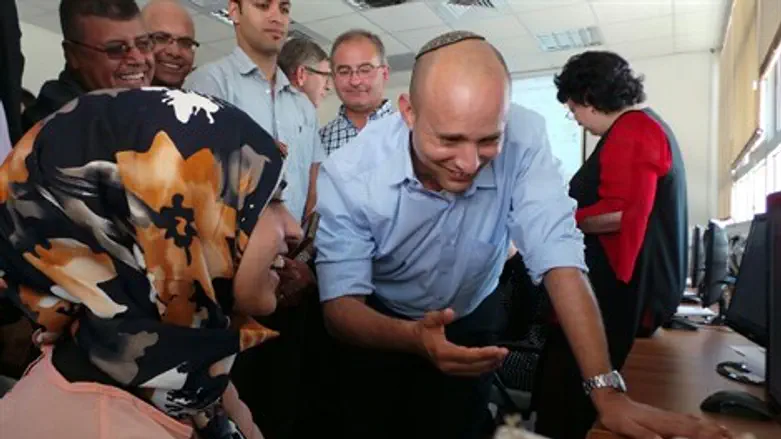 בנט בחנוכת המרכז. היום