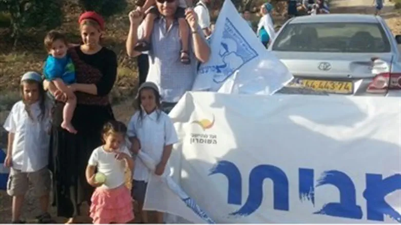 Evyatar Borovsky's widow and children (file)