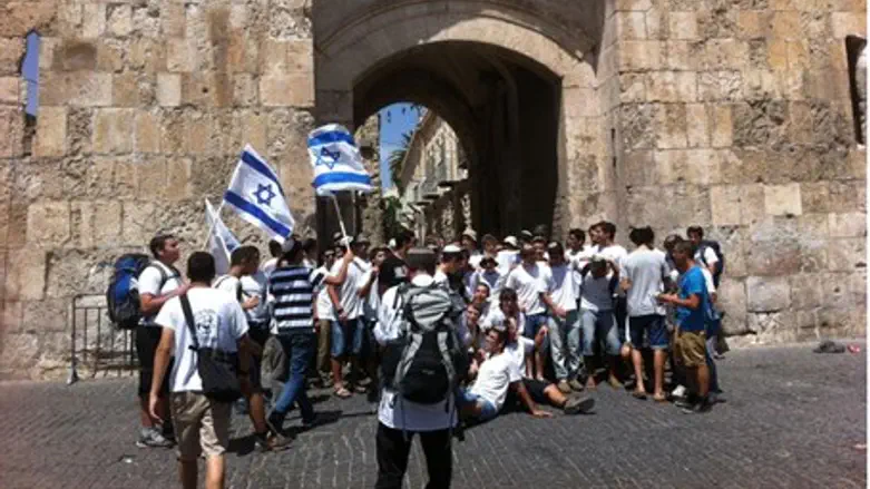 Учащиеся ешивы Хиспин у Львиных ворот