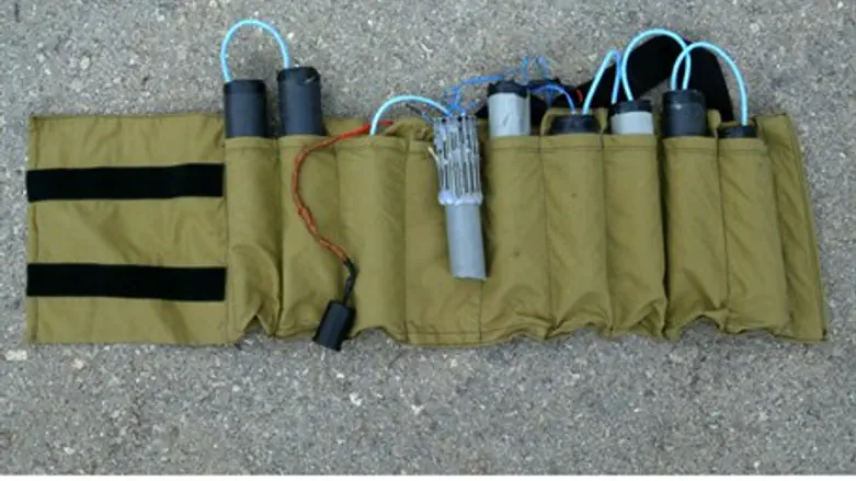 Bomb belt (illustration)