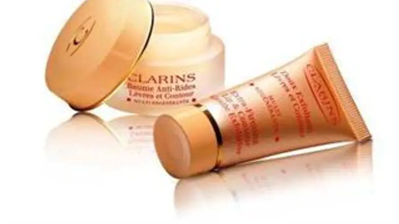 טיפוח לשפתיים. אקסטרה פירמינג