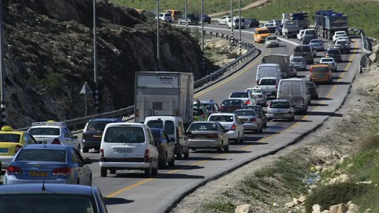 סכנה לנוסעים. כביש אדם-חיזמה