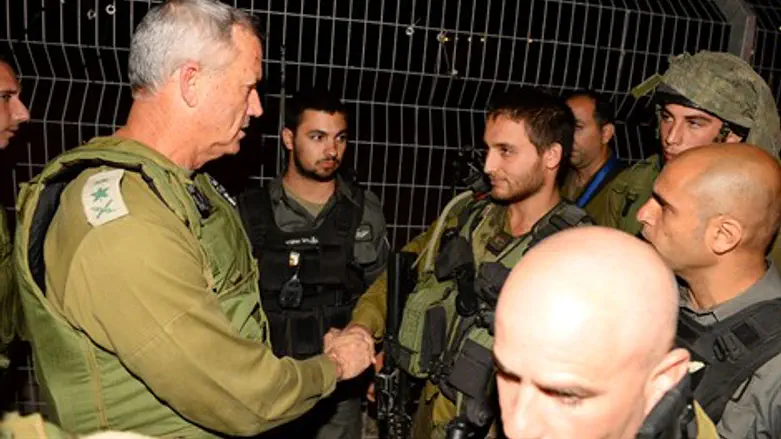 גנץ במקום האירוע