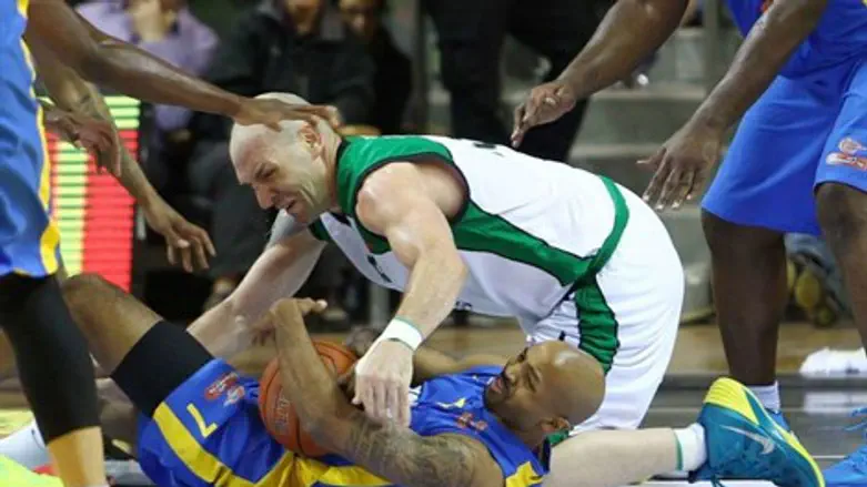 מלחמה. חיפה ומכבי במשחק הקודם