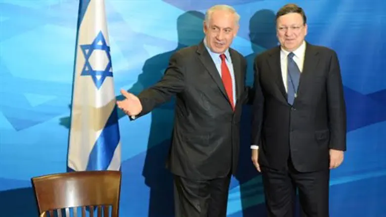 ראש הממשלה עם נשיא הנציבות האירופי