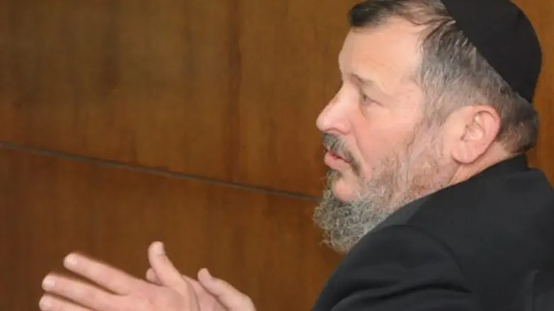 לופוליאנסקי בבית המשפט, ארכיון