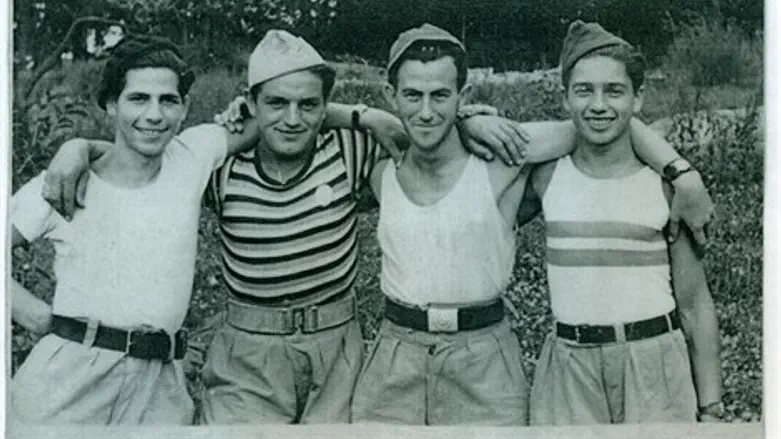 מזהים מישהו?