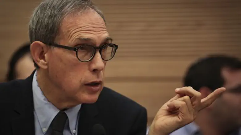 שאלו, אבל לא הכול. נחמן שי