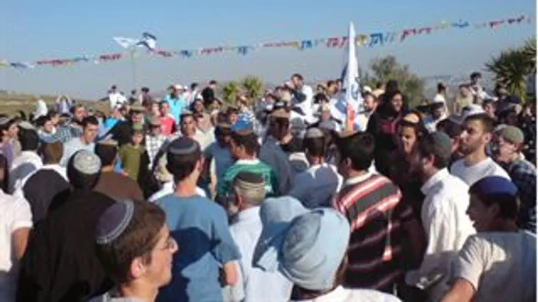 אלפים בחומש. היום