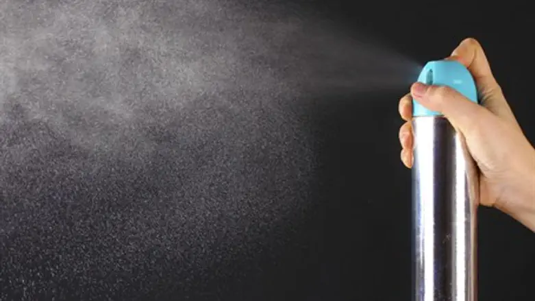 Tear gas spray (illustration)