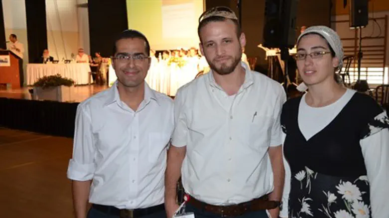 חתן התנ"ך וכלת התנ"ך שנישאו ושפטו את החידון