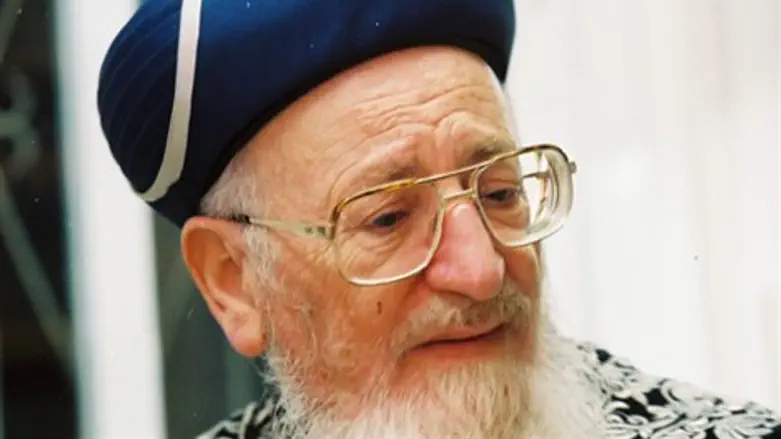 הספר כולל גם סיפור על הרב מרדכי אליהו זצ"ל