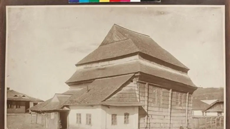 בתי כנסת מעץ