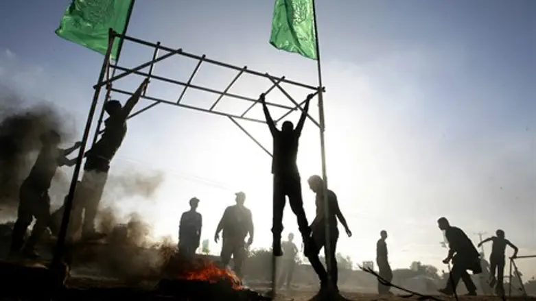 מעיראק לחמאס