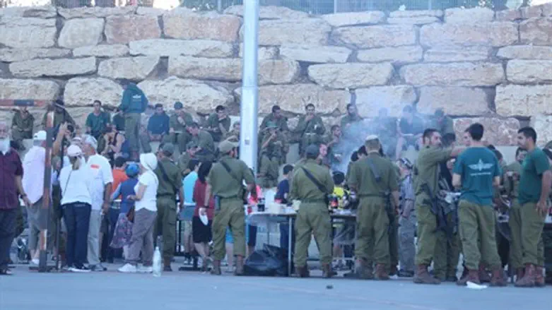 על האש בקריית ארבע