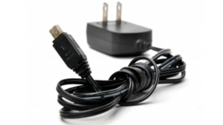 אם זה לא תקני, זה מסוכן. מטען USB