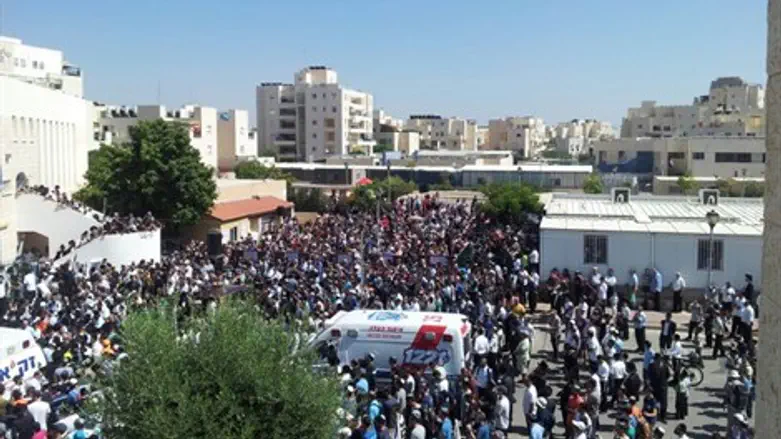 מסע הלוויה באלעד