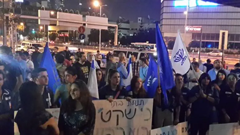 Israelis protest in Tel Aviv