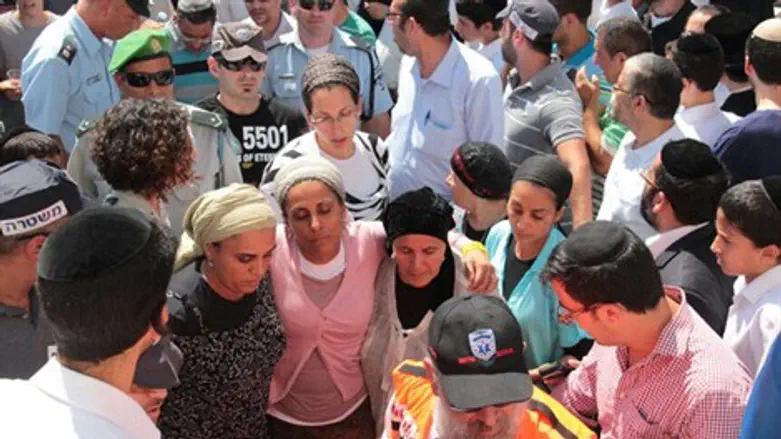 איריס יפרח בטקס האשכבה באלעד