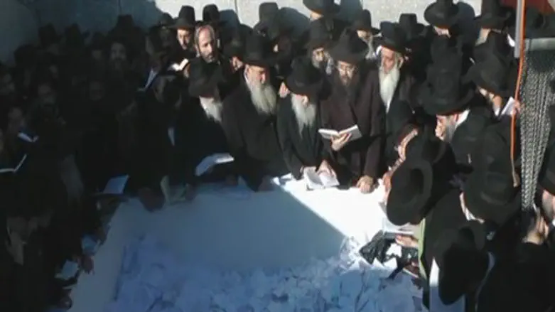 השליחים באוהל של הרבי