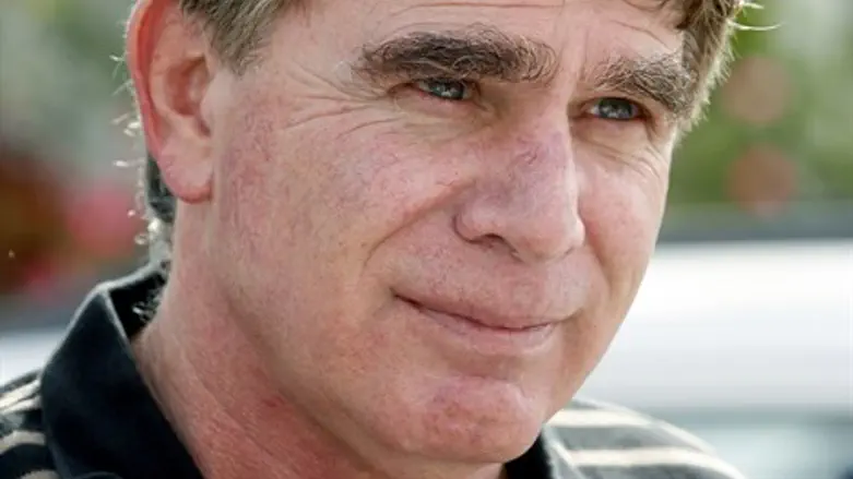 הוכיח. נוסבאום