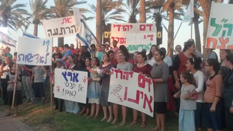 דימונה, הערב