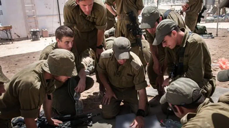 לוחמי צה"ל מחוץ לרצועת עזה