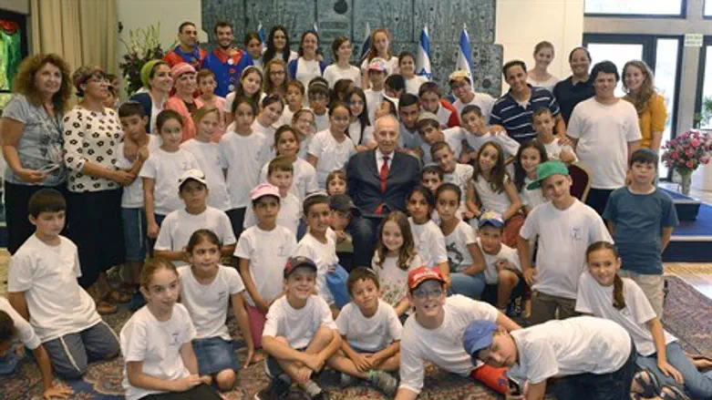 הנשיא פרס וילדי ה"קייטנה"