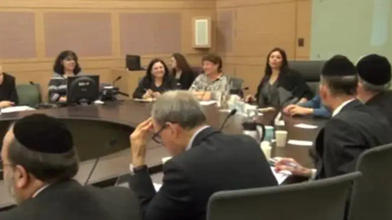 ועדת הפנים. היום