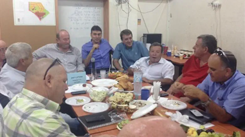 ראשי המועצות, הבוקר