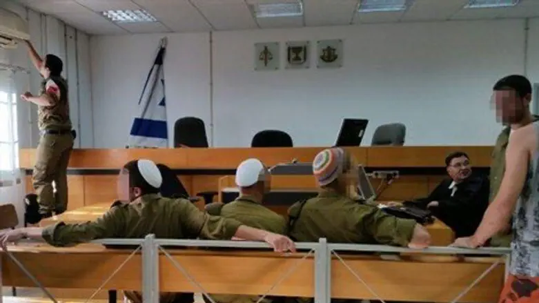 החיילים העצורים בבית המשפט