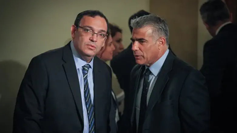 השרים לפיד ופירון