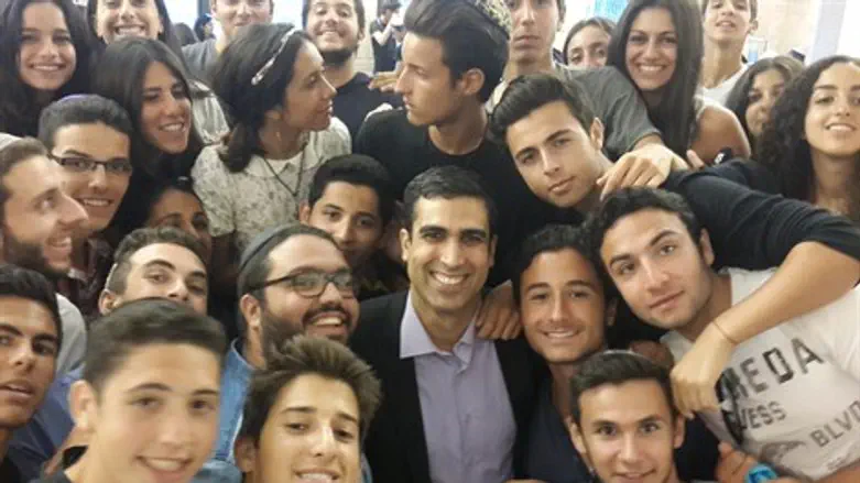 ח"כ יוני שטבון עם היהודים מצרפת