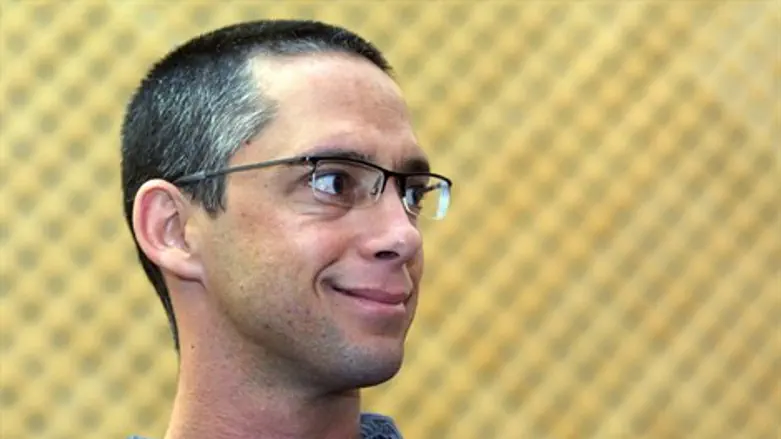 יעמוד לדין? גלעד שרון