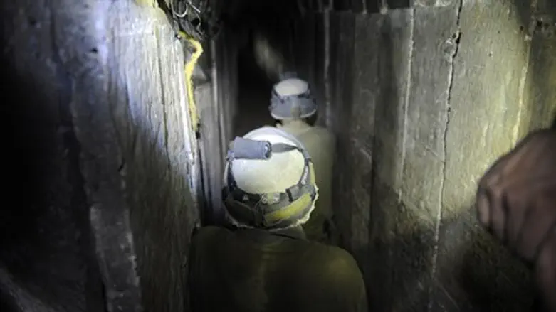 חיילי צה"ל בחשיפת עוד מנהרה