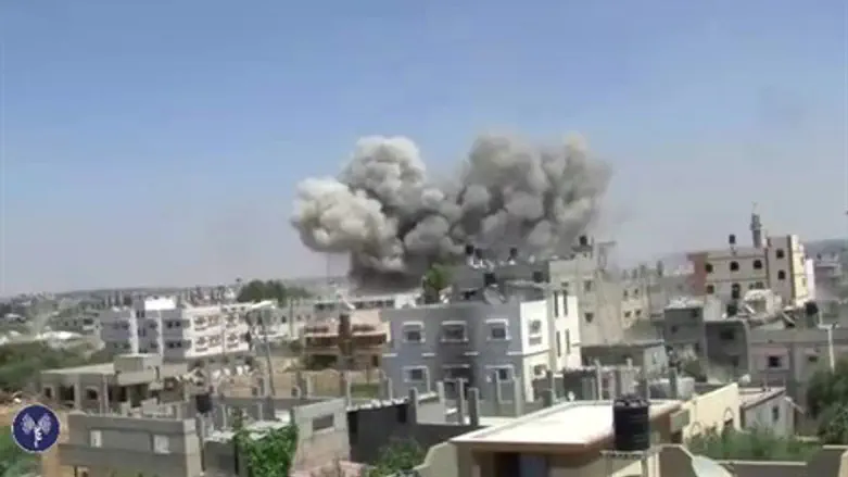 פועלים ברצועה