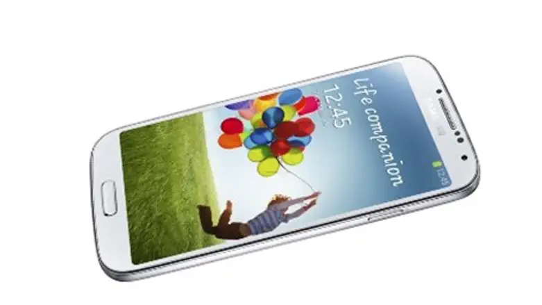 הושאר מתחת לכרית ועלה באש. Galaxy S4