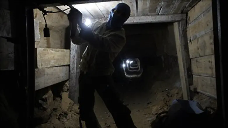 חיילי צה"ל בחשיפת עוד מנהרה