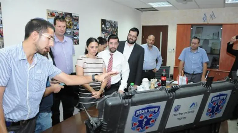 ח"כ שקד במשרדי איחוד הצלה