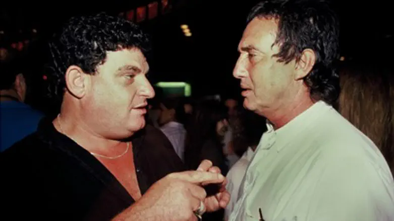 Эяль Гефен (слева)