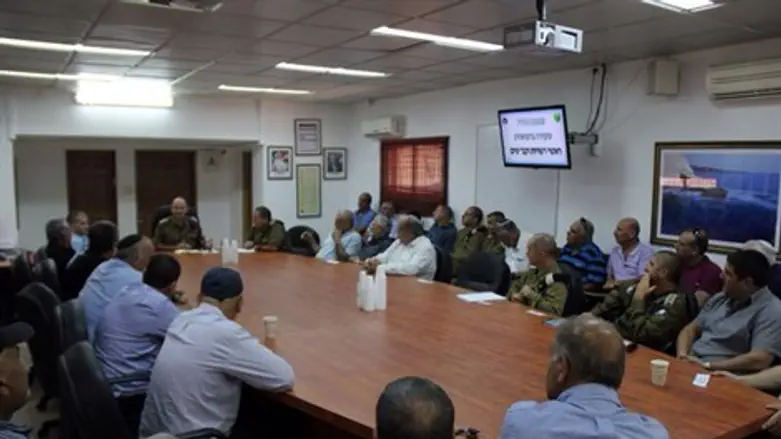 הפגישה עם מפקד האוגדה