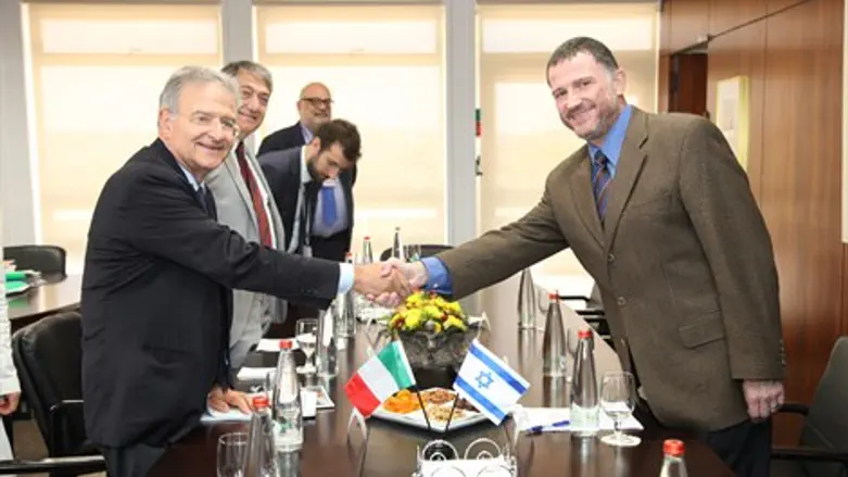 אדלשטיין וצ'יקיטו