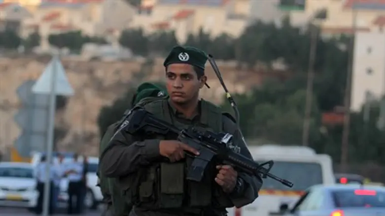 Военнослужащий ЦАХАЛа на КПП