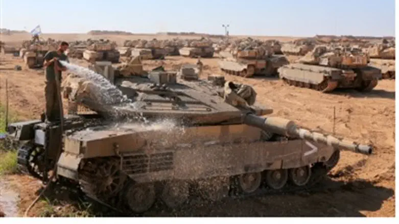 Washing down a tank